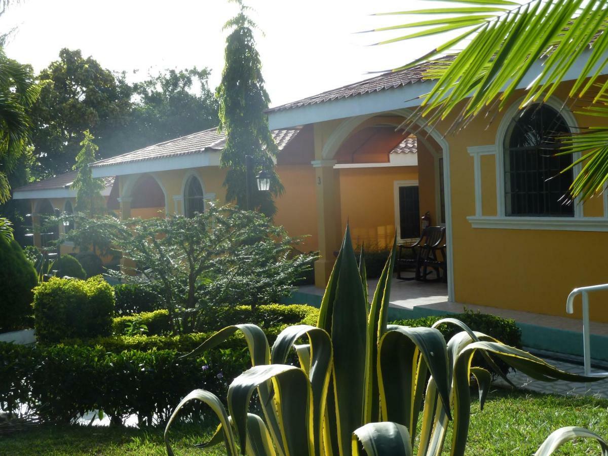 Apart Hotel Acuarious de Luis Estelí Exterior foto